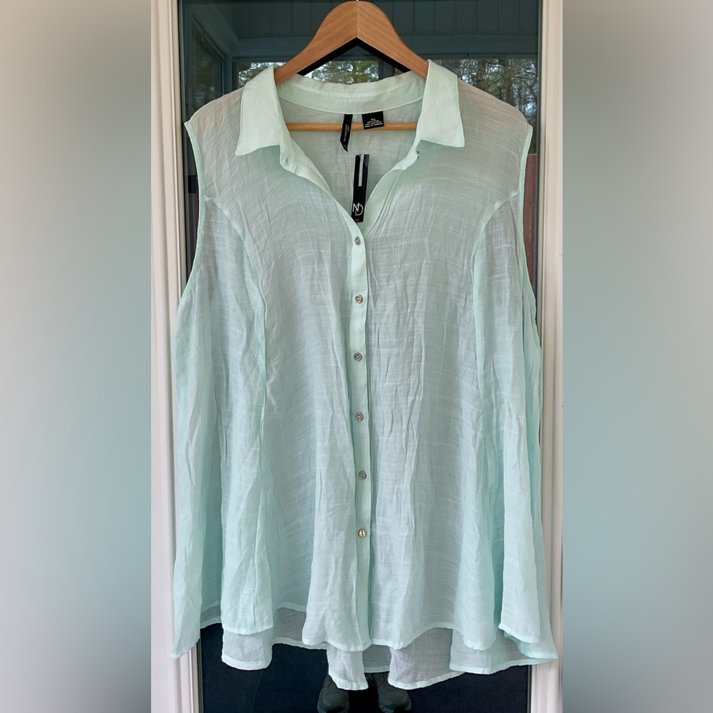 New Directions Curvy From Belk NWT Sleeveless Collared Button Up Top Size 3x